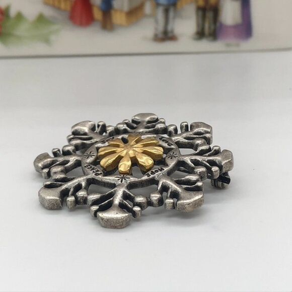 1997 Vintage Snowflake Pin Silver Gold Peace Joy.. - Picture 3 of 10